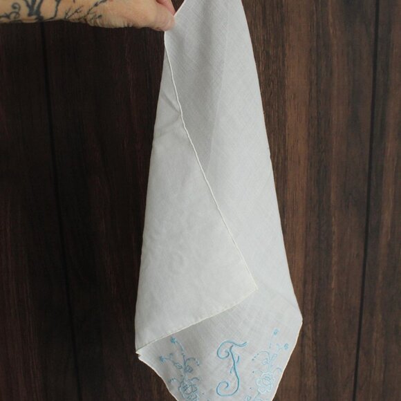 Vintage Handkerchief in White Cotton, Monogrammed with F in Blue, Hankie Pocket - Picture 7 of 10
